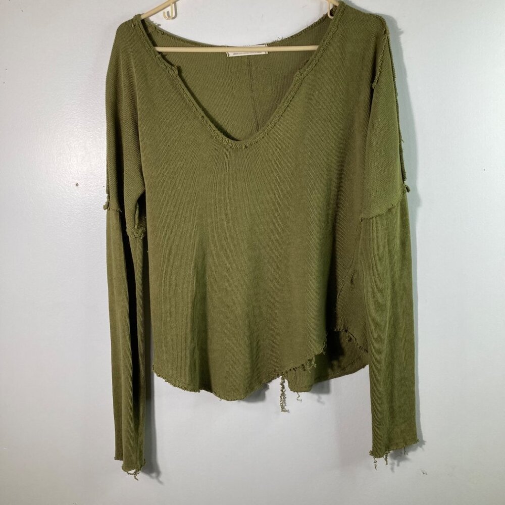Womens We The Free Come &‎ Get It Top Raw Edge Knit V Neck M Green